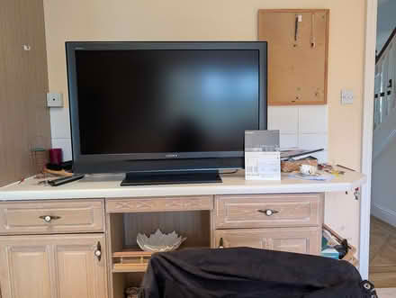 Photo of free Sony 40 inch tv (Leatherhead) #1