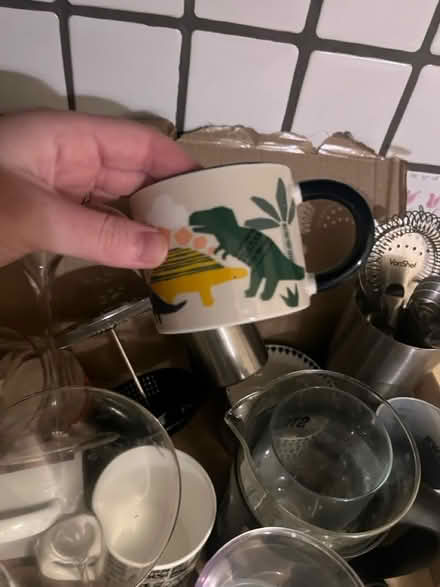 Photo of free Box of Glasses/ mugs (London fields E8) #1