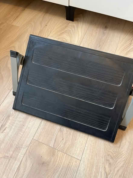 Photo of free foot rest (BA2) #1
