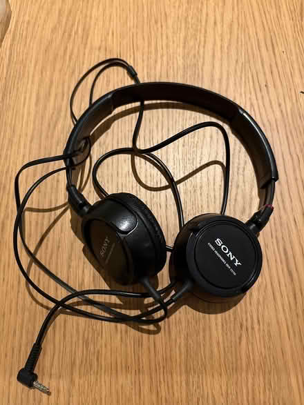 Photo of free sony mdr zx-100 (Balham SW12) #1