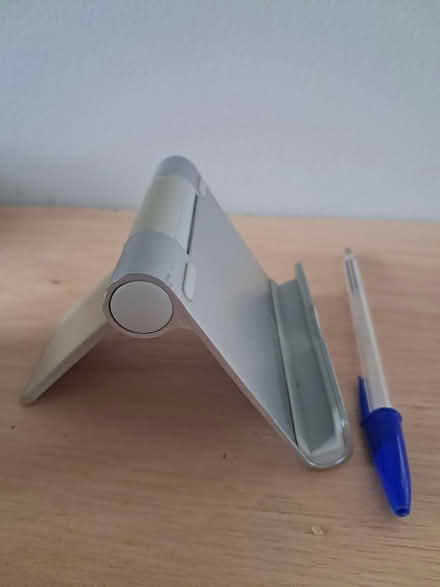 Photo of free Phone/tablet holder (Harpenden) #2