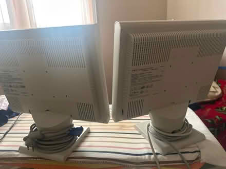 Photo of free 2 monitors 15 inch (M1l1v7) #3