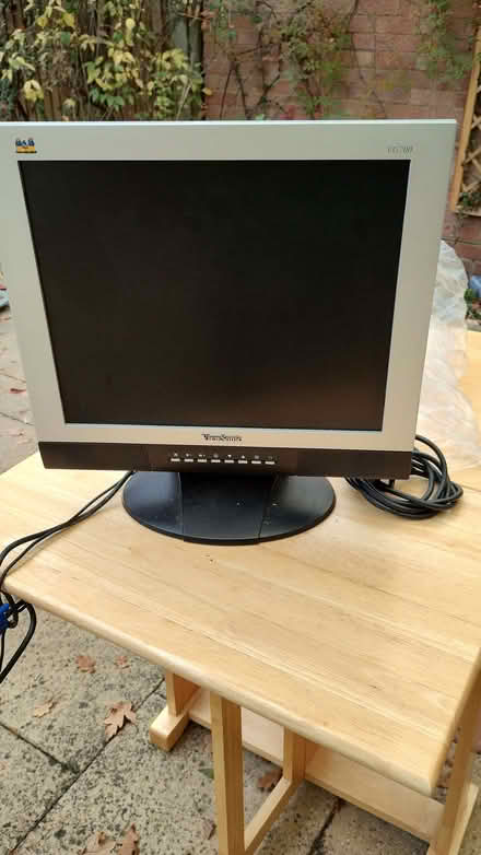 Photo of free Computer monitors (Bricket Wood AL2) #2