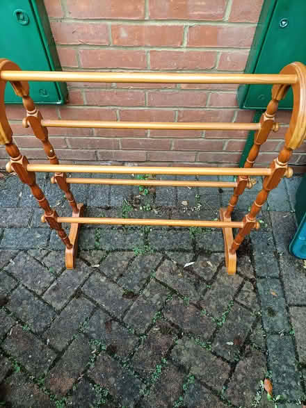 Photo of free Towel holder (Lychpit RG24) #1