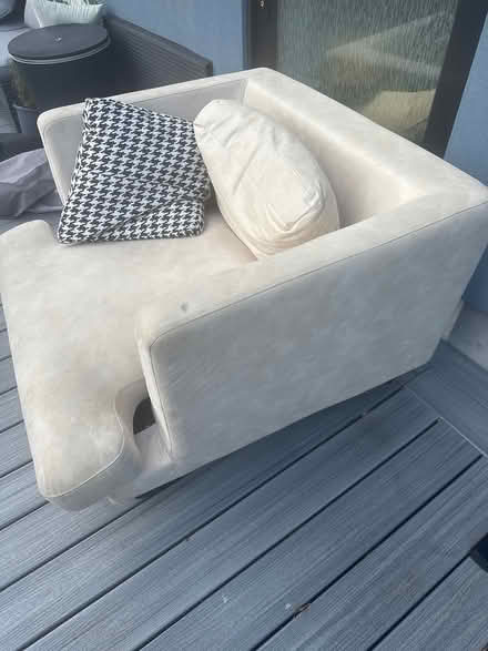 Photo of free Oversized single accent chair (11208) #2