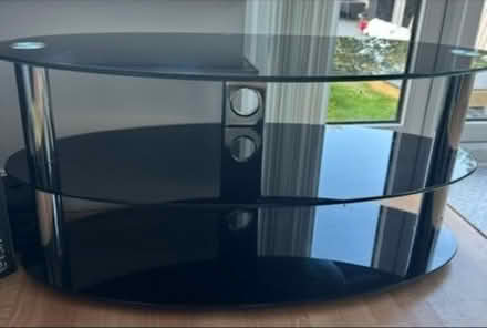 Photo of free Glass stand (Castlebeck S2) #1