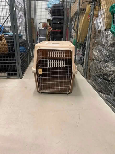 Photo of free Medium/Large dog crate (Ile-des-Soeurs (Verdun, MTL)) #4