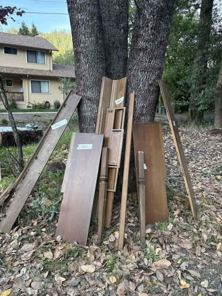 Photo of free pieces of a piano (Forest Knolls--west of Fairfax) #1