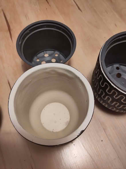 Photo of free Plant pot holders with internal plastic pots (The Inch EH16) #3