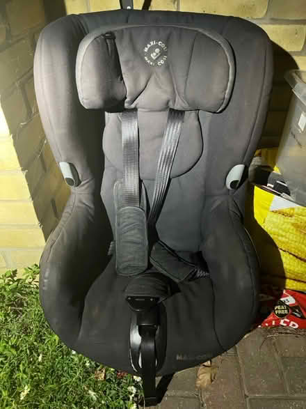 Photo of free Rotating Car seat (tottenham N15) #4