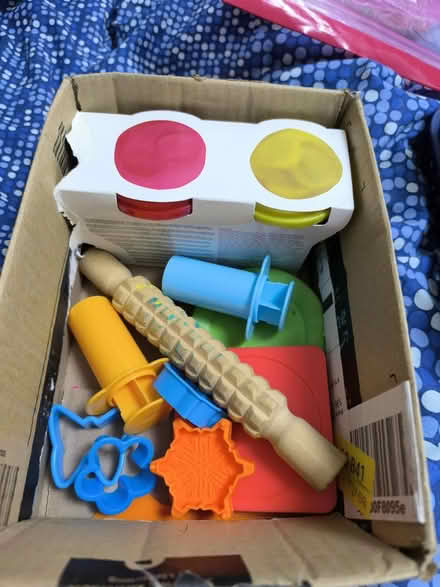 Photo of free Arts and crafts mixed (Surbiton KT6) #2