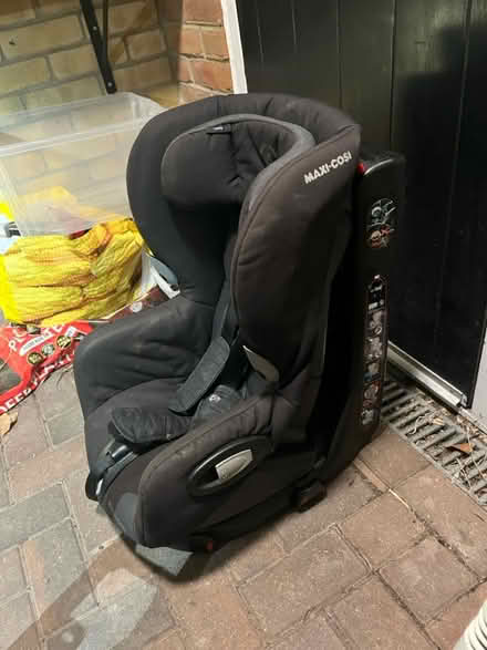 Photo of free Rotating Car seat (tottenham N15) #2