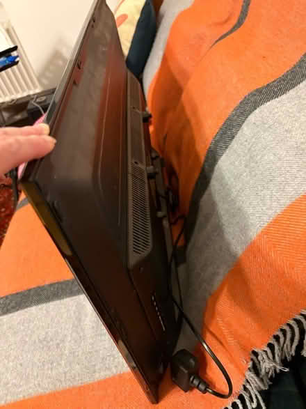 Photo of free Technika 32 inch tv (Dormansland RH7) #2