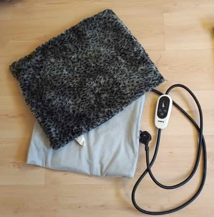 Photo of free Heated cat pad (Finchampstead RG40) #1