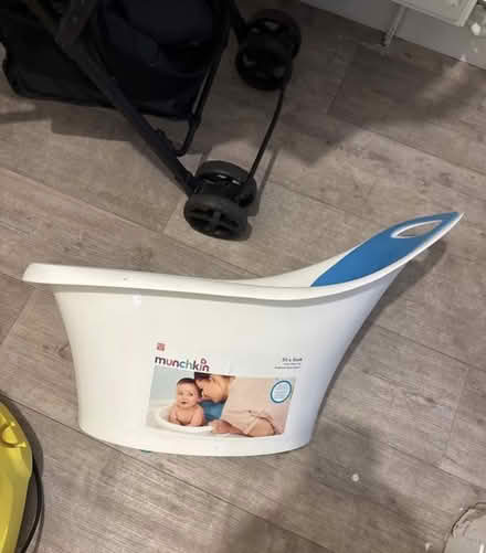 Photo of free pushchair, baby bath, feeding pillo (Newbury park IG2) #2