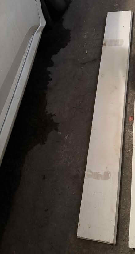 Photo of free Wall Shelf (Orléans) #1