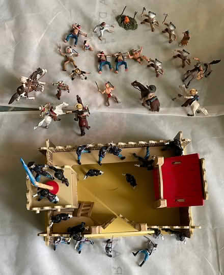 Photo of free Fort and figures (Dean EH4) #3