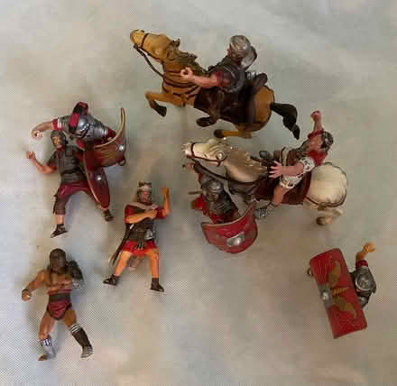 Photo of free Toy Roman figures (Dean EH4) #1