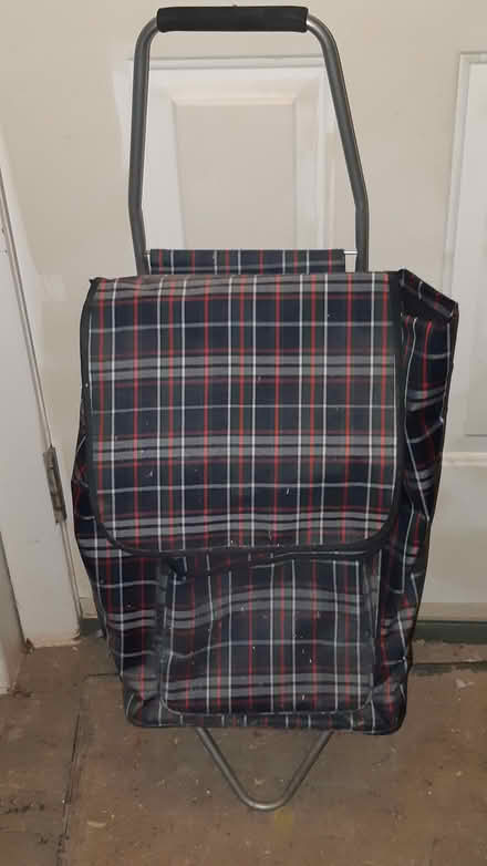 Photo of free Grocery cart (Lancaster Plaza) #1