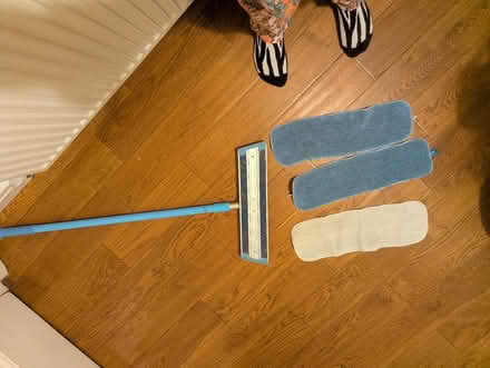 Photo of free E-cloth mop and 3 heads (Westgate LA3) #1