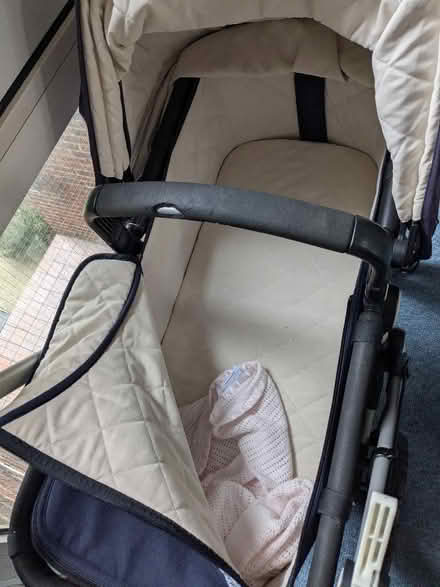Photo of free Bugaboo Chameleon 3 Push-chair with Wheeled Travel Case (Surbiton KT6) #4