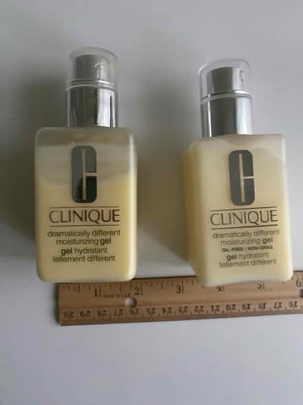 Photo of free CLINIQUE oily skin crème (Nr Fresh Pond & Mt Auburn Cem.) #1