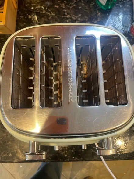 Photo of free Mint green toaster (Hackney E9) #2