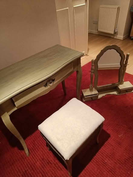 Photo of free Dressing table and stool (Adeyfield HP2) #2