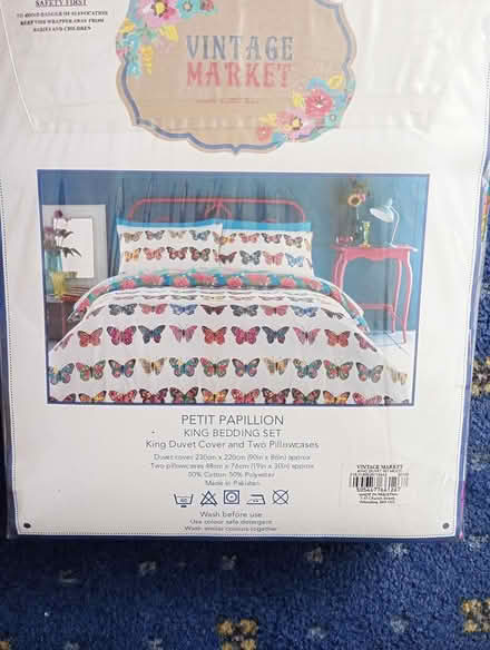 Photo of free King sized duvet set (Moulsham Lodge CM2) #1