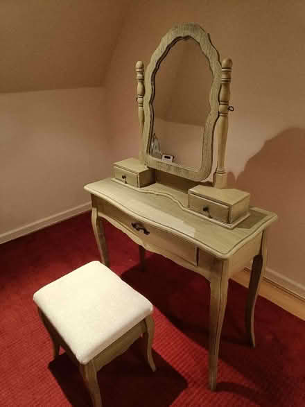 Photo of free Dressing table and stool (Adeyfield HP2) #1