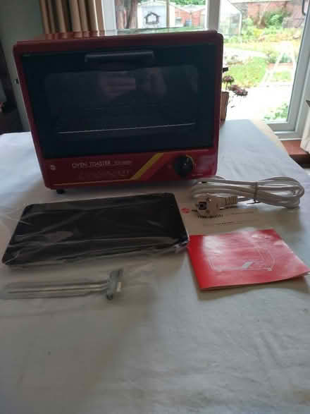 Photo of free Vintage Oven Toaster (Hereford HR4) #1