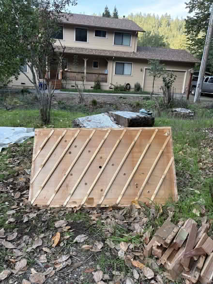 Photo of free pieces of a piano (Forest Knolls--west of Fairfax) #2