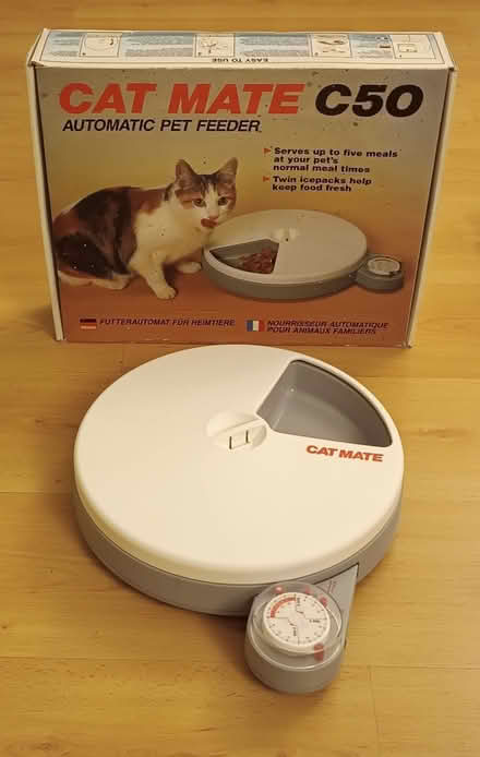 Photo of free Automatic cat feeder (Finchampstead RG40) #1