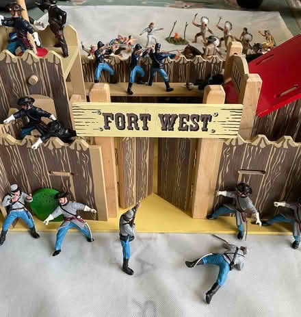 Photo of free Fort and figures (Dean EH4) #2