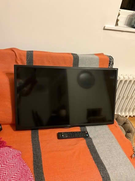 Photo of free Technika 32 inch tv (Dormansland RH7) #1