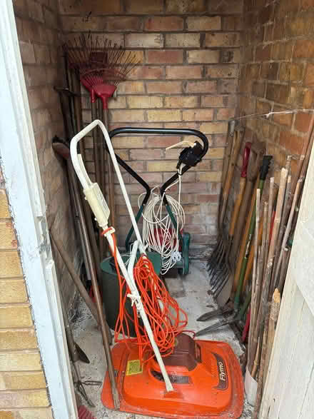 Photo of free Gardening tools, pots etc (Stratford-upon-Avon CV37) #3