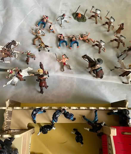 Photo of free Fort and figures (Dean EH4) #1