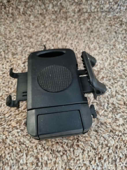 Photo of free Car windscreen phone holder (Salph End MK41) #2