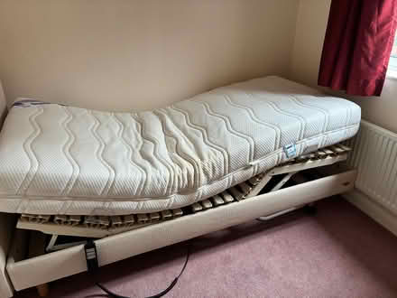 Photo of free Electric adjustable single Bed (HP2 - Hemel Hempstead) #4
