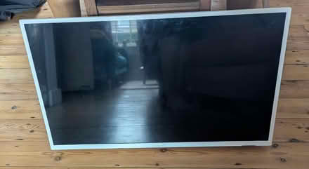 Photo of free 32" FullHD TV. Not working (Walthamstow, E17) #1