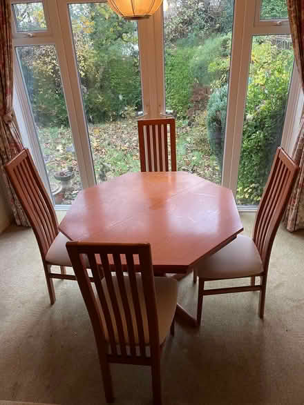 Photo of free Dining room table (Chesham HP5) #1