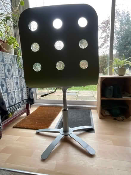 Photo of free office Swivel chair (BA6 - Redlands) #1