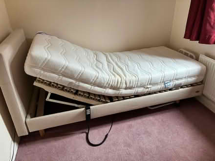 Photo of free Electric adjustable single Bed (HP2 - Hemel Hempstead) #3