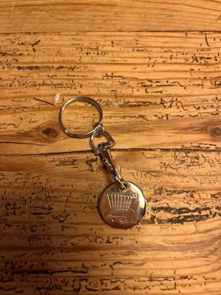 Photo of free Coin keyring for supermarket trolleys (Herne Hill SE24) #1