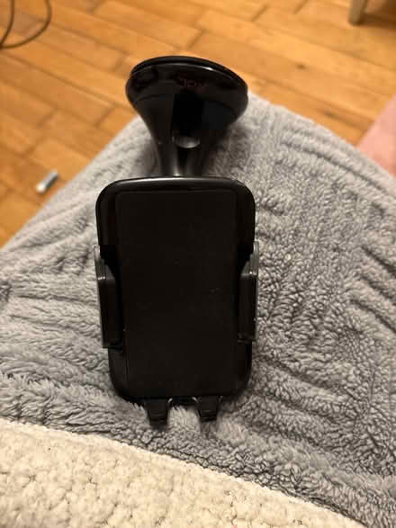 Photo of free RAC phone holder for car (Woodhouse S13) #1