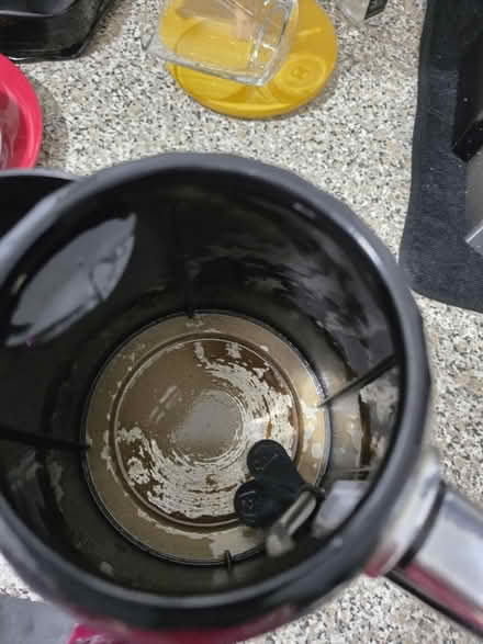 Photo of free Kettle and toaster (Ne5) #4