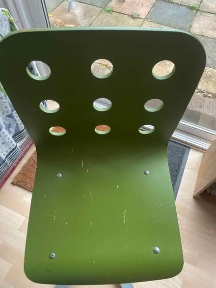 Photo of free office Swivel chair (BA6 - Redlands) #3