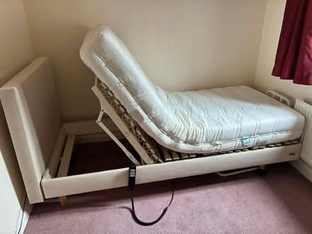Photo of free Electric adjustable single Bed (HP2 - Hemel Hempstead) #2