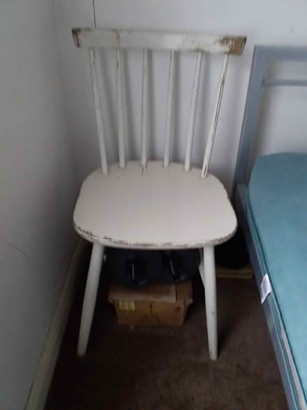 Photo of free chair (TW9) #1