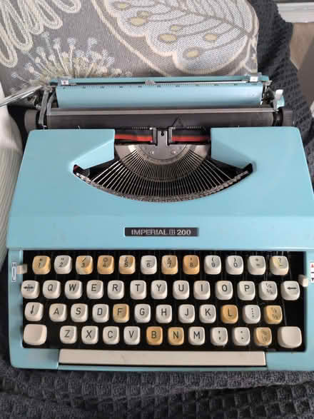 Photo of free Imperial 200 Typewriter (Felixstowe IP11) #1